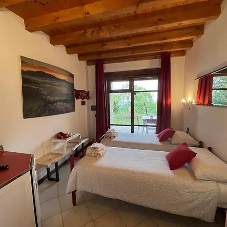 La Fiocchina - Magic Place - Apartments & Studios In Garda Lake - Countryside Farmhouse, Inside The Middle Of The Lake Between Sky & Water-2