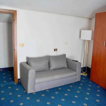 Garni Hotel Tignale-3