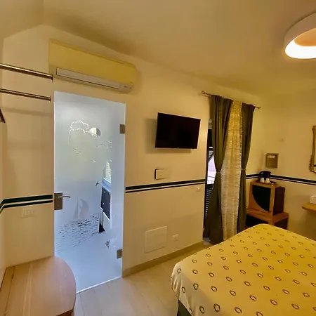 Giovanni Rooms Manarola-3