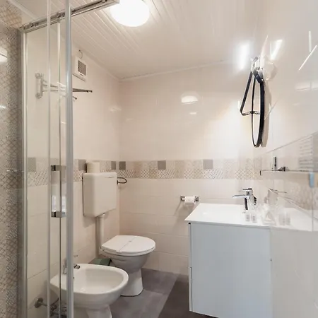 Casanova Rooms And Apartment To Rent-2
