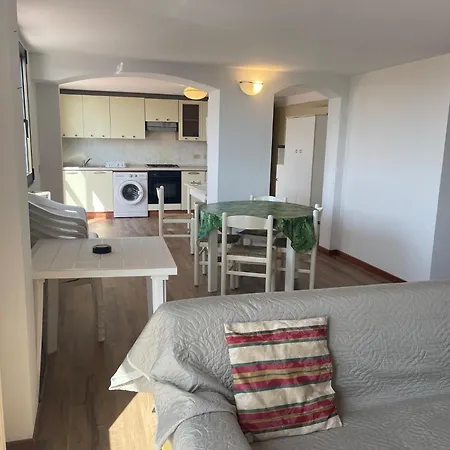 Apartament 2 Bedroom With One Bathroom And Penthouse Apartament 3 Bedroom And 2 Bathroom Included With Umbrella And Sunbeds-2
