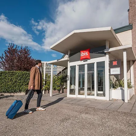 Hotel Ibis Firenze Prato Est-3