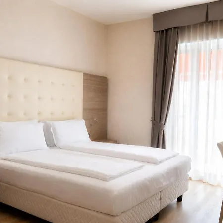 Hotel Capri Bardolino 3S-3