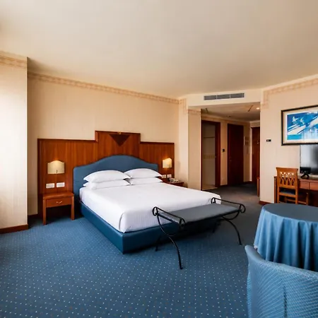 Phi Hotel Astoria-2