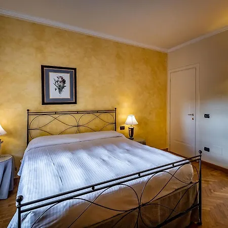 Palazzo Gamba Apartments Al Duomo-3