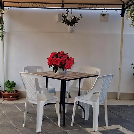 Santa Venere Apartments "Parcheggio Interno Moto-Auto"-3