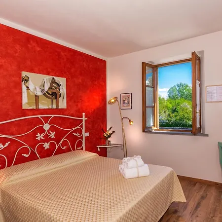 B&B Il Giardino Dei Poeti And Apartaments-2