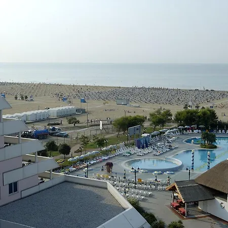 Aparthotel Holiday-2