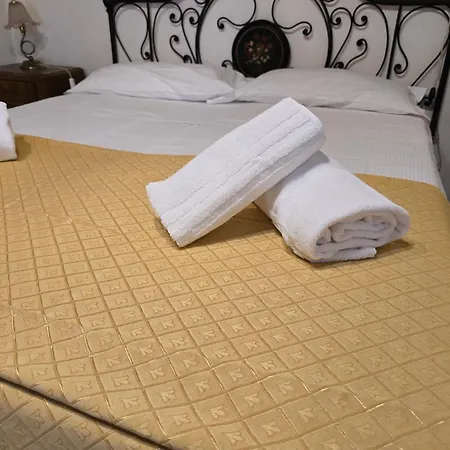 Due Borghi Guest House-3