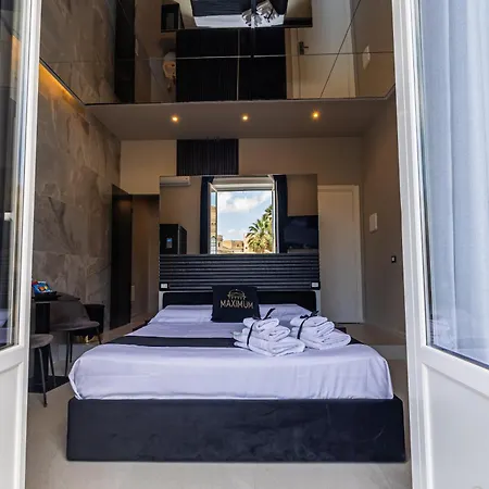 Maximum Suite & Spa-2