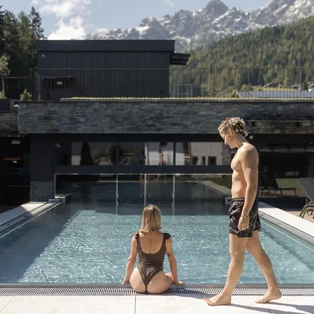 Aparthotel Familiaris - Family Apartments - Pools & Spa In Dolomites-3