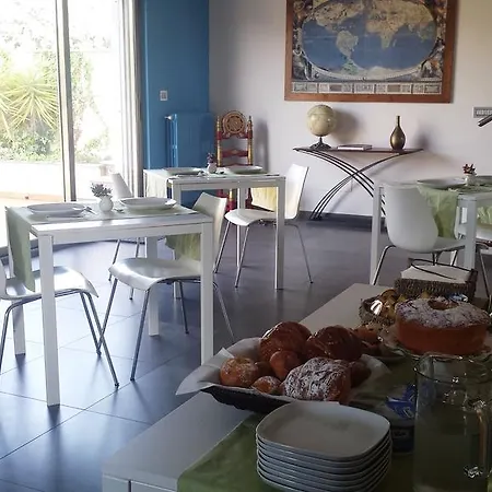 Bed And Breakfast La Villa Ambienti Sanificati Con Generatore Di Ozono-3