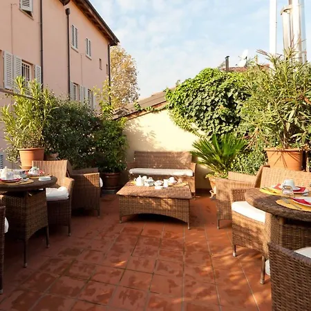 Palazzo Trevi Charming House-3