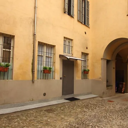 Luigi In Palazzo Bianchi-2