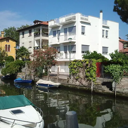 Villa Venice Movie-2