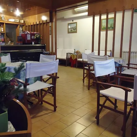 Hotel Italia-2