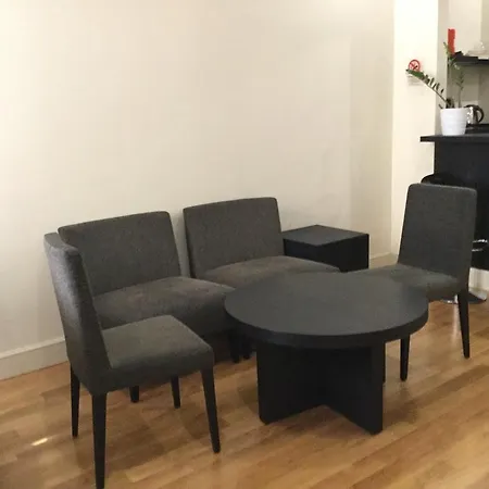 Rhome Terminal Guest House-2