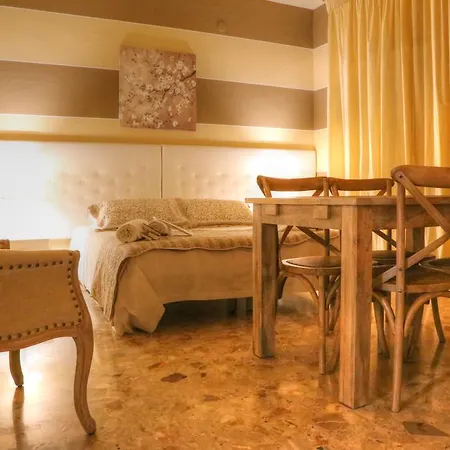 La Casetta Di Lina Rooms And Apartments-2