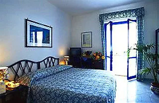 Hotel Grotta Azzurra-3