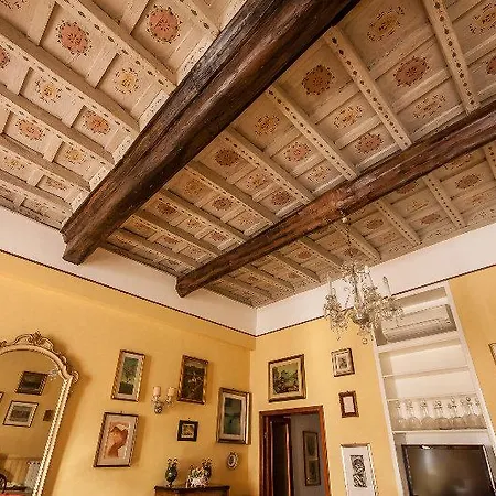 Villa Croce 3000-3