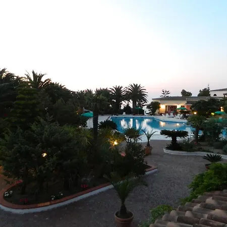 Hotel Le Quattro Lune-3