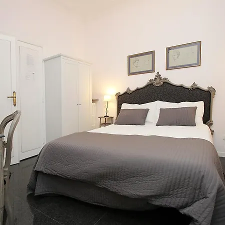 Amica Roma Guest House-3