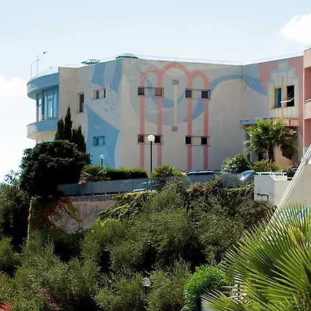 Club Bridge Hotel-2