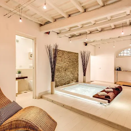 Yh Jacuzzi Suite-3