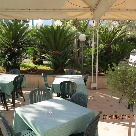 Albergo Little Garden-2