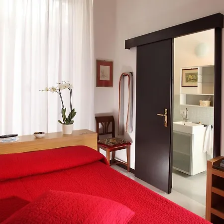 Roma Central Guest House-3