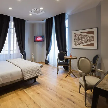 Il Duomo Luxury Suite-2
