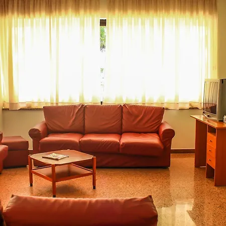 Hotel Holiday-2