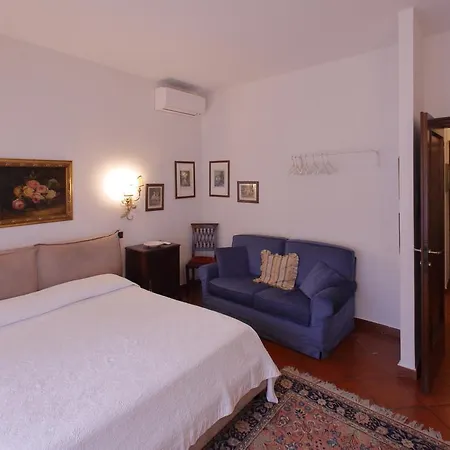 B&B Domus Sirmione-2