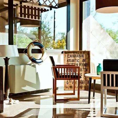 Hotel Ambassador-3