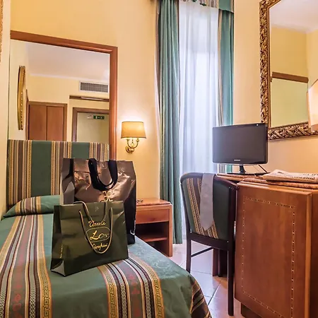 Raeli Hotel Noto-3