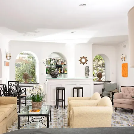 Hotel Canasta-2