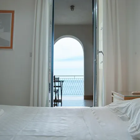 Mediterraneo Guesthouse-2