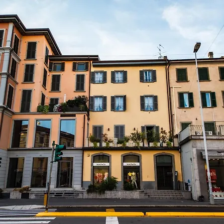 Vip Bergamo Rooms-3