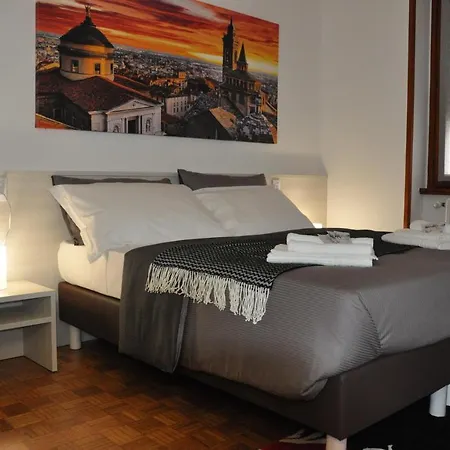 Citywalls Guest House Bergamo-3