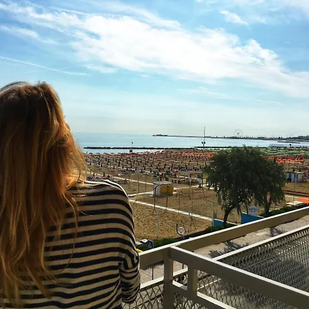 Hotel Tritone Rimini-3
