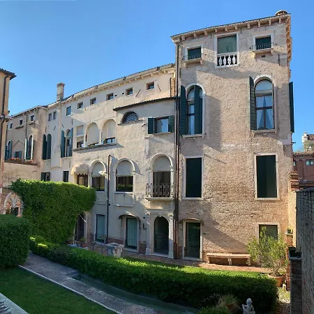 Palazzo Contarini Della Porta Di Ferro-2