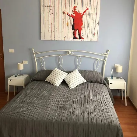 IRIDES ROOMS a un passo dai Parchi Divertimento-3