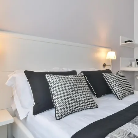 Lata Luxury Rooms-3