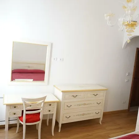 B & B Nina-2