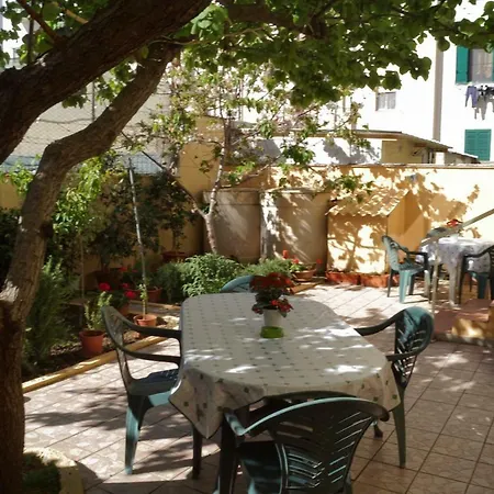 Bed And Breakfast Hibiscus-2