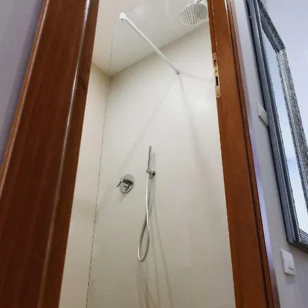 Lora Center Room, Near The Lake With Air Conditioner-3