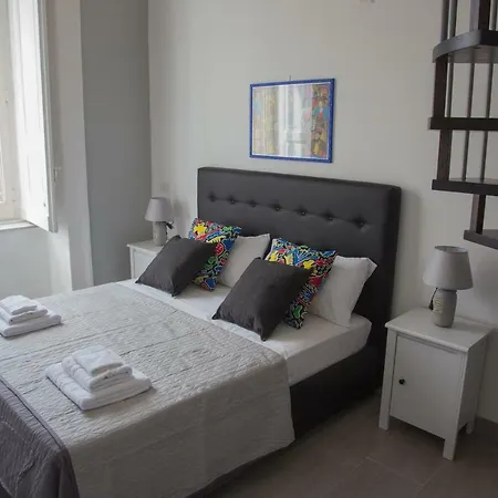 Vesuvius Luxury Suites-2