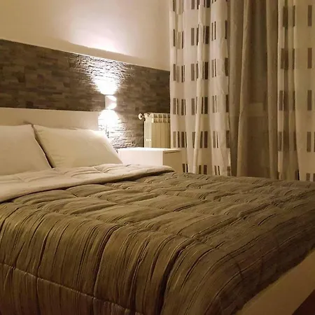 Zevi Home-2