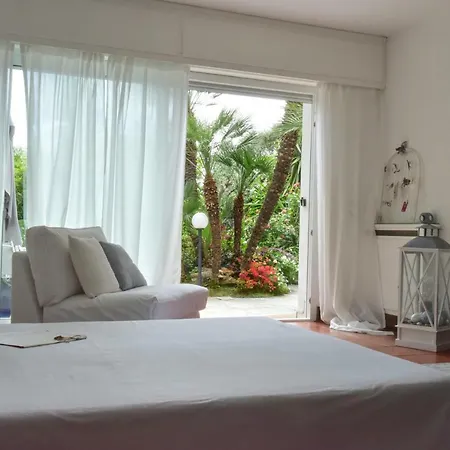 La Via Romana Boutique Guest House-3