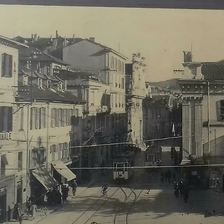 Les Chambres De La Place-2